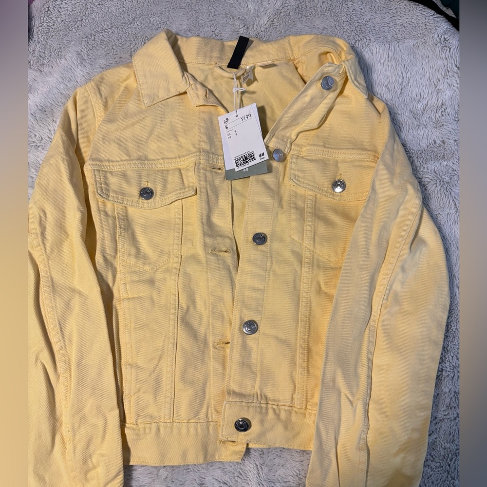 To all the boys i’ve loved before-h&m yellow jacket